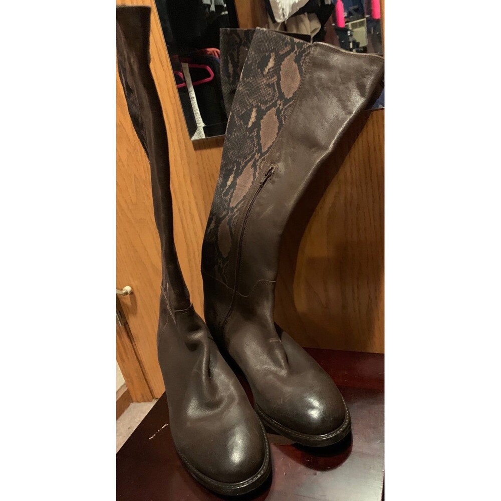Boots - Picture 4 of 7
